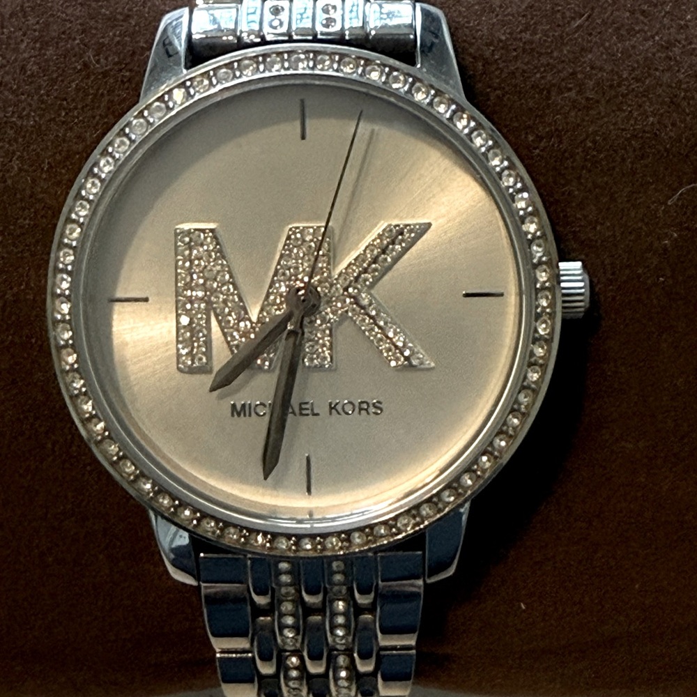 Michael Kors Melissa Pavé Logo Silver-Tone watch MK4370